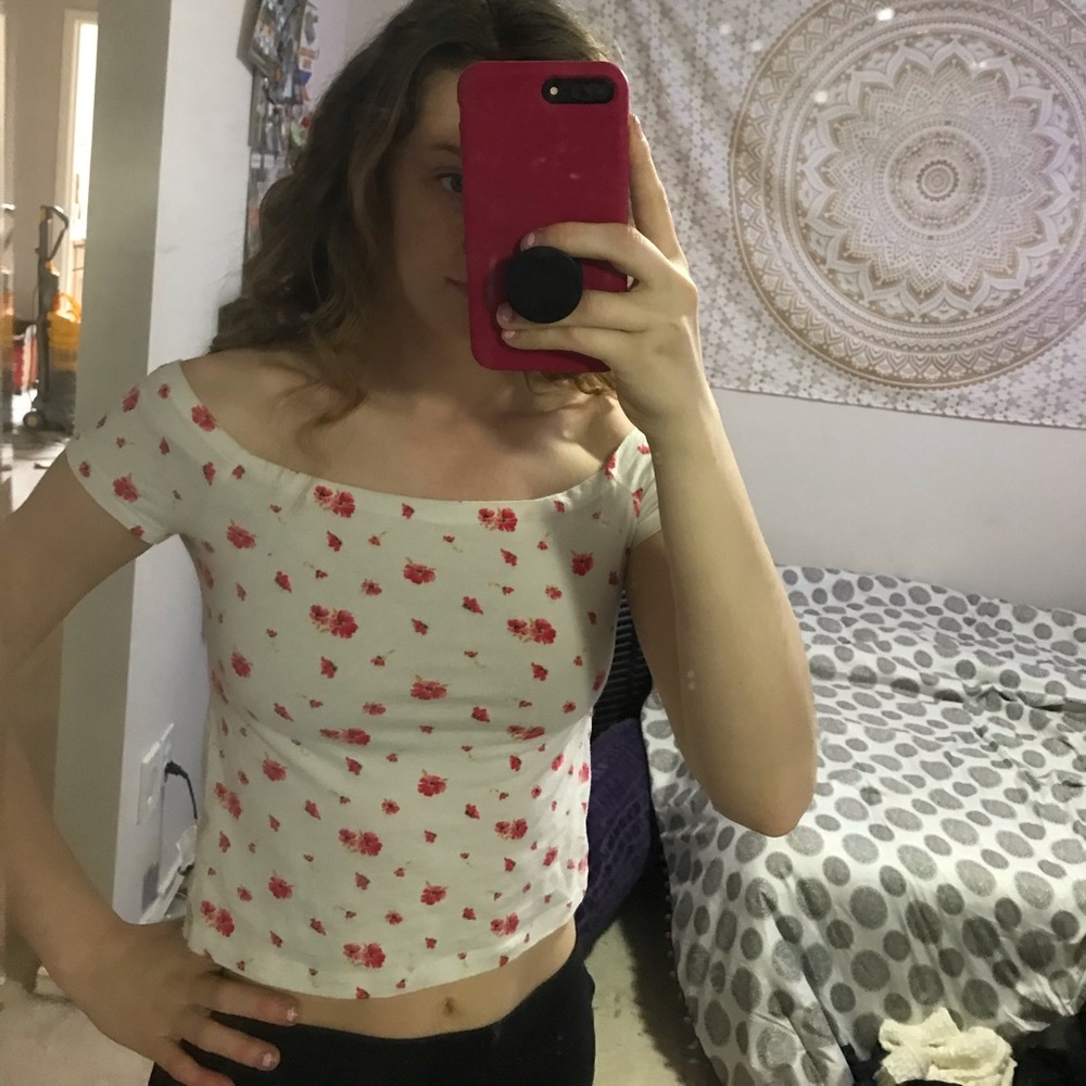 Cropped off the shoulder floral tee